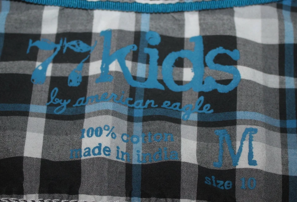 Camisa 77 Kids by American Eagle, talla 10, negra a cuadros con botones delanteros Foto 2 de 4
