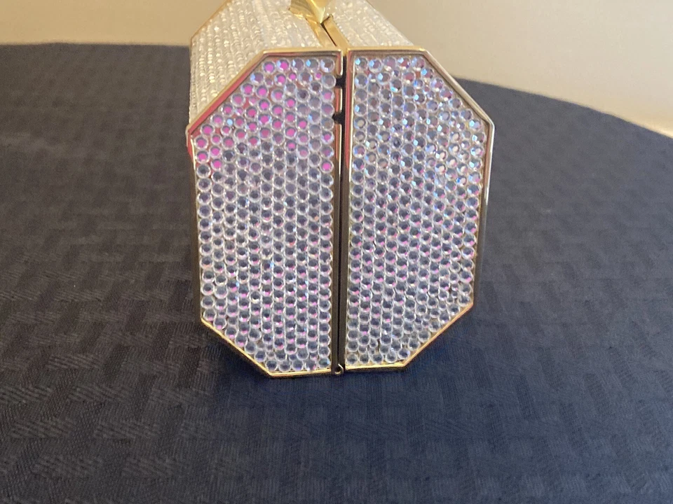 Cartera Judith Leiber Cristal Tesoro Forma Cofre Foto 4 de 4