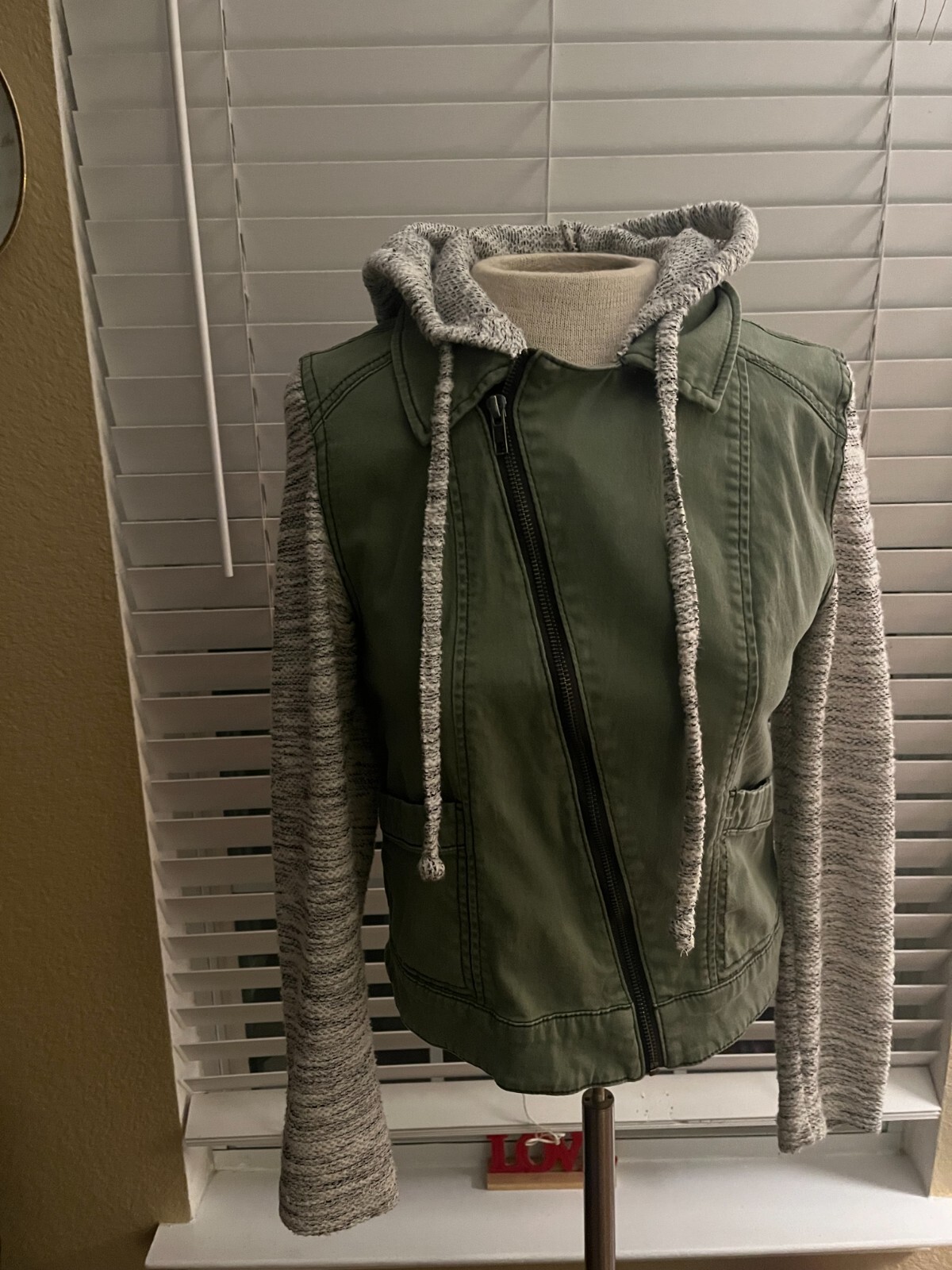 Picture 2 of 5