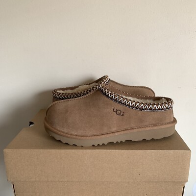UGG Tasman II Slipper Chestnut Kids - 1019066K Size 3 in hand
