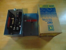 Square D By Schneider Electric Q02L30S 30A Main Lug Load Center w/2 breakers