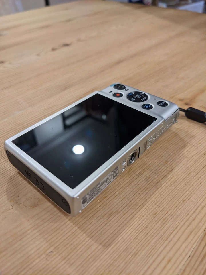 Canon PowerShot ELPH 130 IS / IXUS 140 – 16MP Digital Camera – Gray – Tested - Image 3 of 4