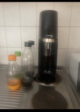 SodaStream Trinkwassersprudler, Schwarz, Inkl. 4 Flaschen