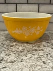 Pyrex Butterfly Gold Mixing Bowl, Vintage, 3.75" x 7"