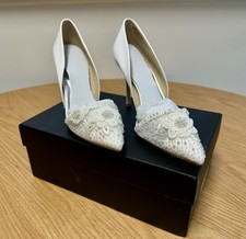 NEW Badgley Mischka Ophelia Embellished D'Orsay Heel Size 7 White Satin MP5111