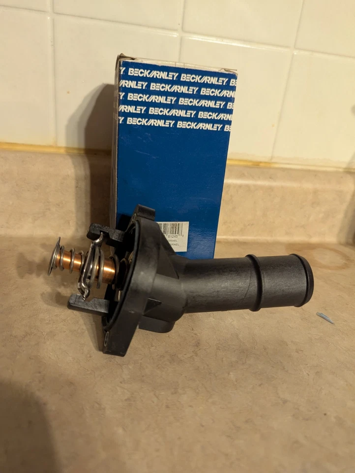 Termostato Beck Arnley 143-0838 con carcasa para 04-15 Mazda 3 5 MX-5 Miata Foto 3 de 4