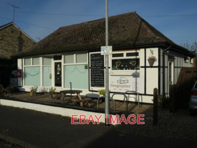 FOTO DER GEOGRAPH EIN FEINKOSTLADEN UND CAFE AM BAHNHOF STRASSE HISTON. ICH HÄTTE FILZ