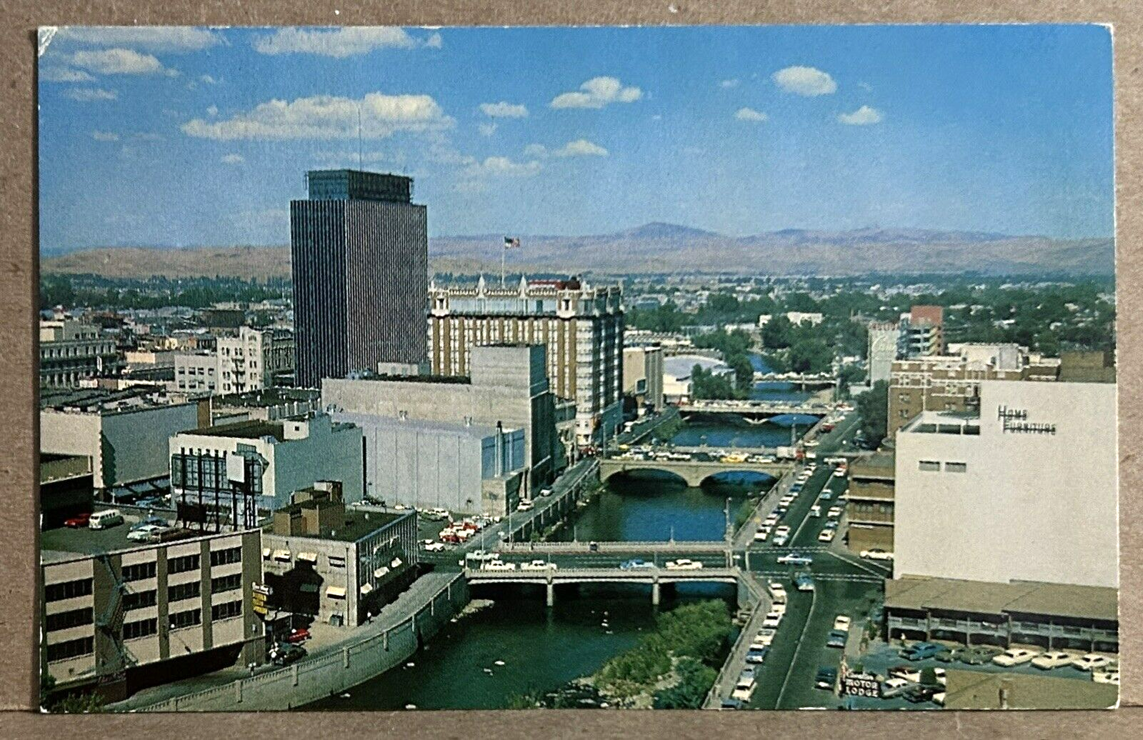 Foto 1 di 2