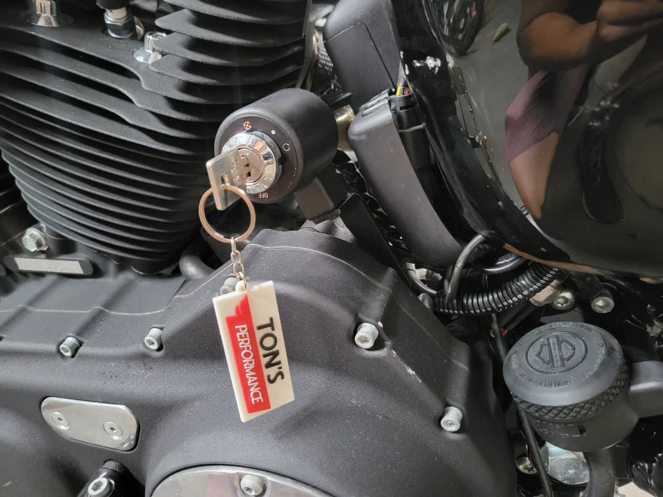 Harley Davidson Sportster 48 72 883 1200 Bobina de encendido Llave Reubicación Soporte 07 Foto 3 de 4