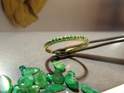 Grüner Smaragd Ring in 14K massiv Gelbgold - handgefertigter Edelsteinring