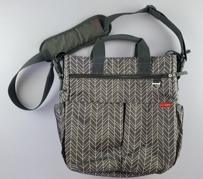 Skip Hop Weekender Travel Diaper Bag Duo Signature Grey Feathers