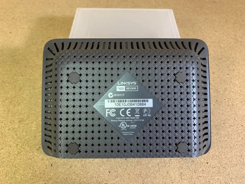 Cisco Linksys SE1500 5 Port 10/100 Fast Plug and Play Ethernet Switch Black - Photo 3/3