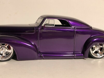 JADA DUB CITY OLDSKOOL 1940 PONTIAC PURPLE 1:24 DIECAST