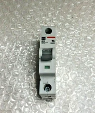 Cutler Hammer B10 WMS1B10 Circuit Breaker (1 Pole, 10 Amp, 240 Volt)