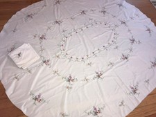 Embroidered Butterfly Cloth Tablecloth 78"x 67" and 6 matching napkins