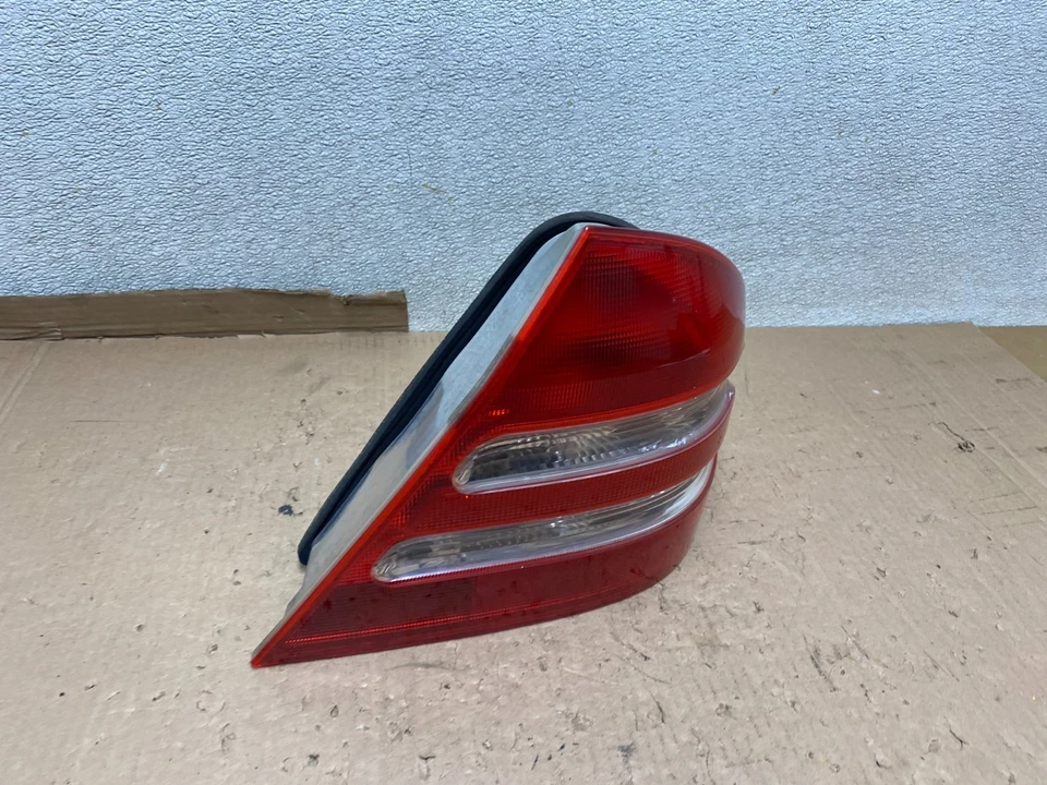Luz trasera pasajero derecho mercedes-benz c230 c240 w203 2001-2004 clase c u8792 Foto 3 de 4