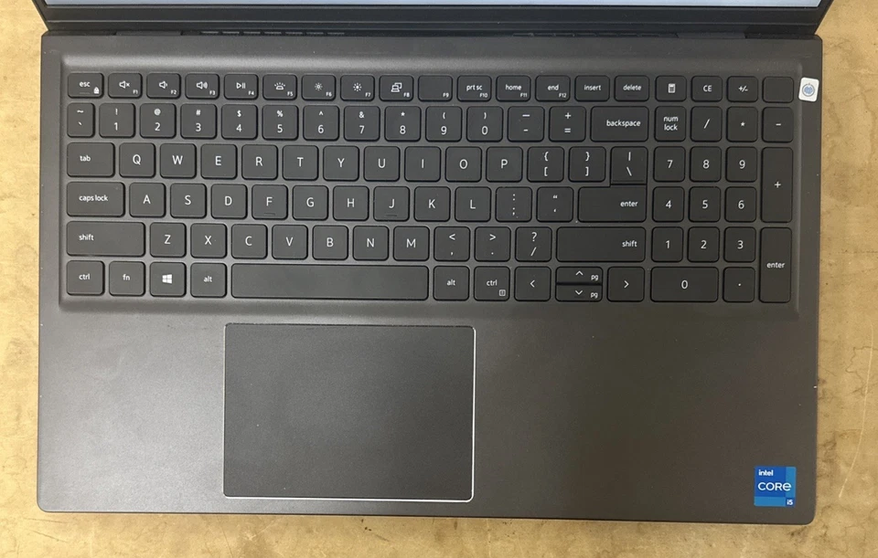 Dell Vostro 15 5510 15.6" i5-11300H 8GB RAM Sin OS/SSD *punto blanco* *cuerpo* Foto 4 de 4