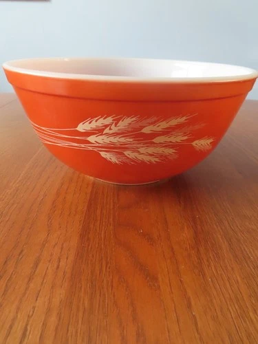 Vtg PYREX Autumn Harvest Wheat Serving Bowl #403 ~ 2.5 qt Orange Color #F6