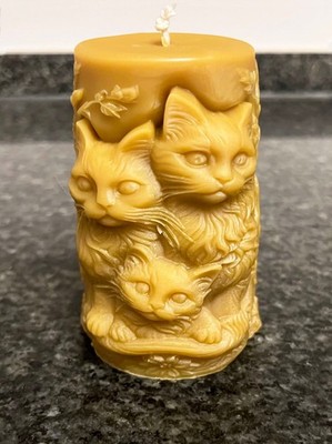 Kerze ''Katzenfamilie'' Handarbeit aus 100% echtem Bienenwachs direkt vom Imker 