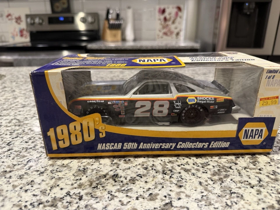 Coche de acción NASCAR Napa 50 aniversario edición coleccionista escala 1:24 años 80 Foto 2 de 2