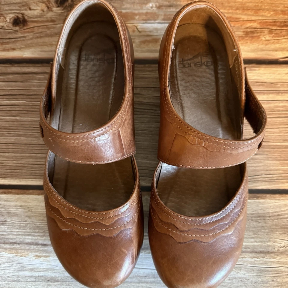 DANSKO Women's Brown Leather Harlow Floral Applique Mary Jane Clogs 39 US 8.5  - Image 4 of 4