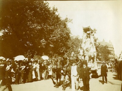 Frankreich Le Havre Karneval? Parade Pferde schwimmen altes Amateurfoto 1910