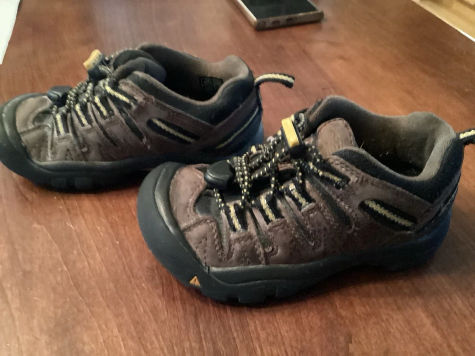 Keen Gypsum Hiking Kids Shoes Size 10 Brown And Yellow Trim - Image 2 of 4