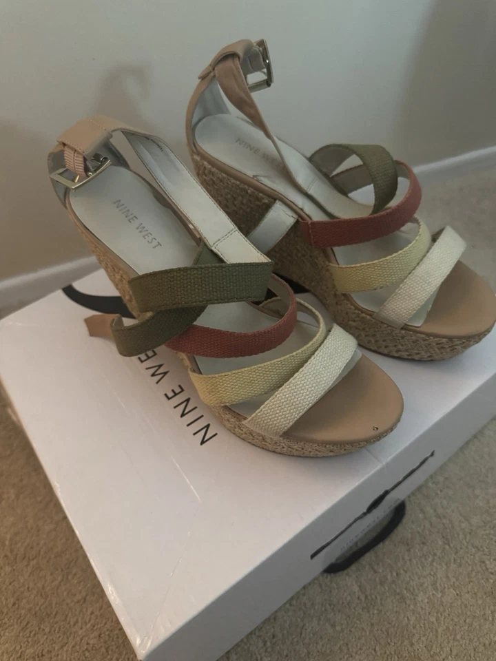 Sandalias de cuña talla 8 1/2 Nine West Foto 2 de 4