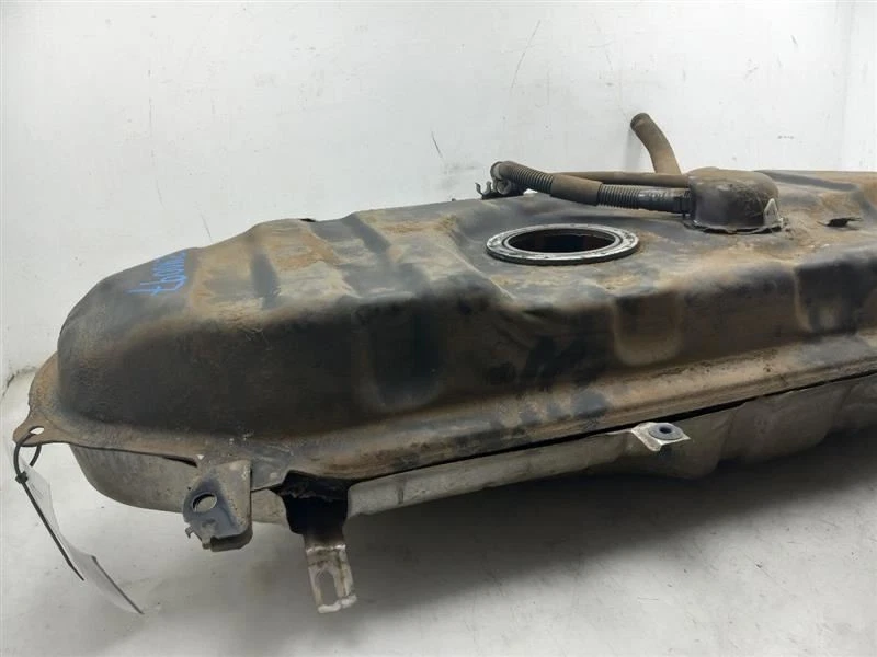 04-05 TOYOTA ECHO 1.5L FWD AT GAS FUEL TANK  Foto 4 de 4