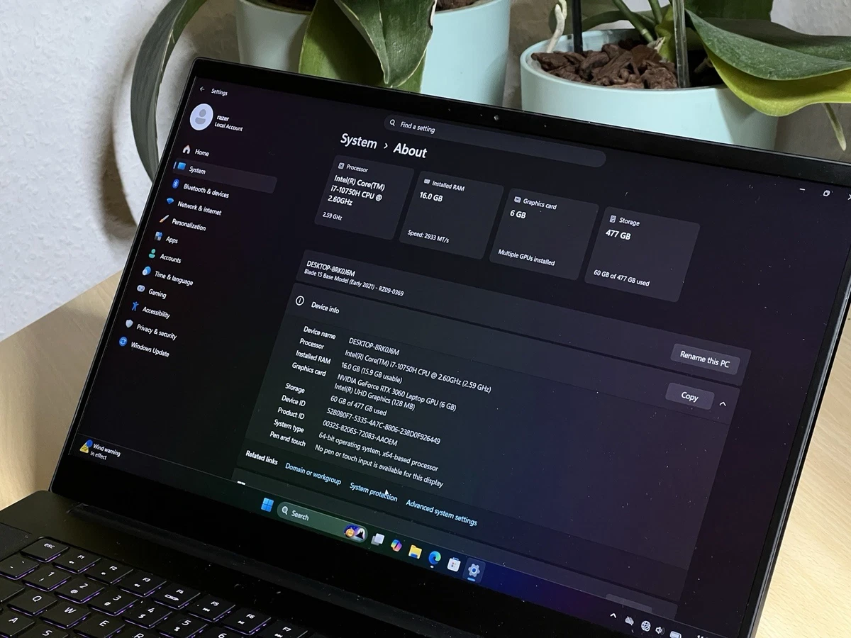 Razer Blade 15 Base (2021) 15,6" i7-10750H 16GB RTX 3060 477GB SSD W11