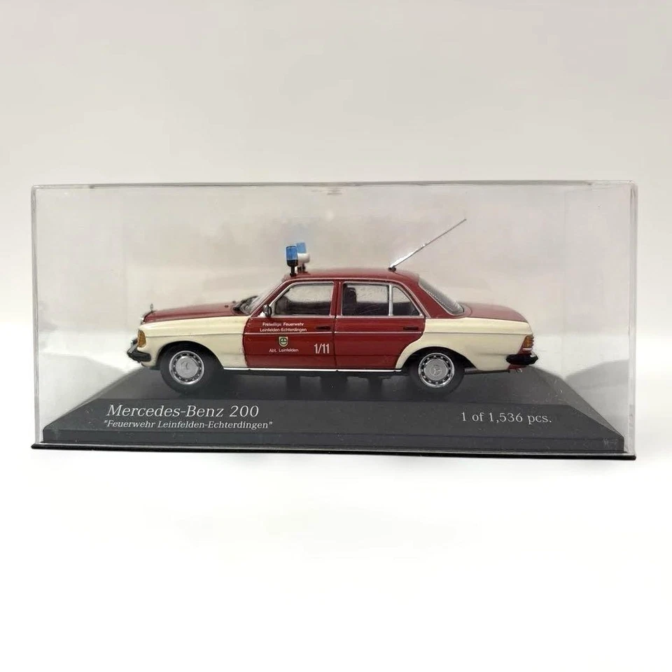 MINICHAMPS Mercedes-Benz 200 Fire Command Vehicle 1/43 Scale Collectible - Image 2 of 4