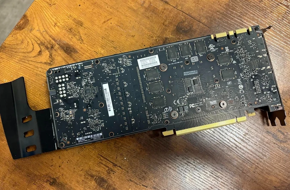 NVIDIA Quadro P5000 16GB GDDR5X Graphics Card - Image 2 of 3