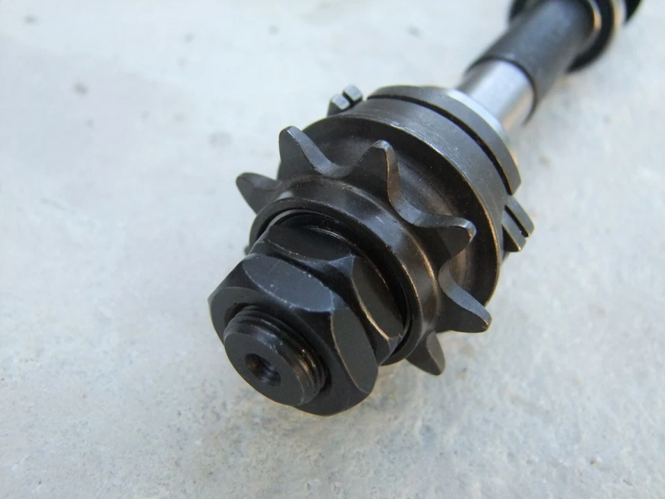 Eastern 9T Driver Rear 14mm Axle With Driver, nuts and Sealed Bearings 7" Long - Image 2 of 3