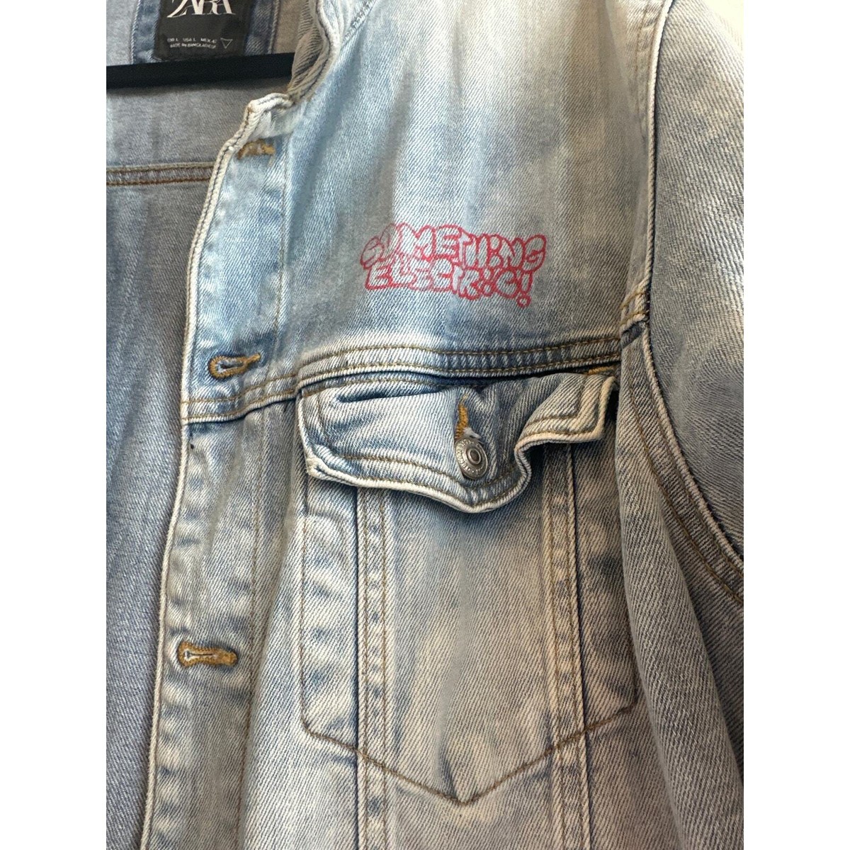 Zara men Graffiti Graphic Light Bleach Wash Denim Jacket Zara men Graffiti Graphic Light Bleach Wash Denim Jacket