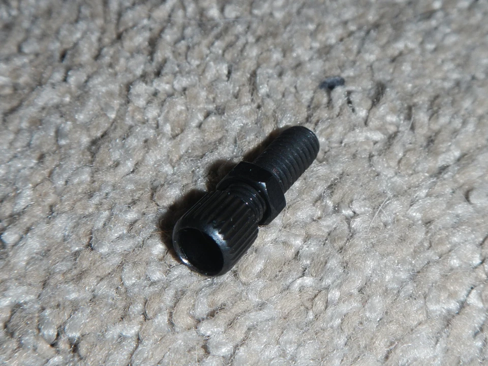 Tornillo ajustador de montaje de cable de freno Cult Mongoose United MafiaBikes FlyBikes SE WTP Foto 2 de 4