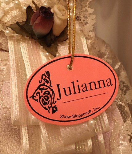 Show Stopper Porcelain Doll Collectable Julianna - Picture 4 of 10