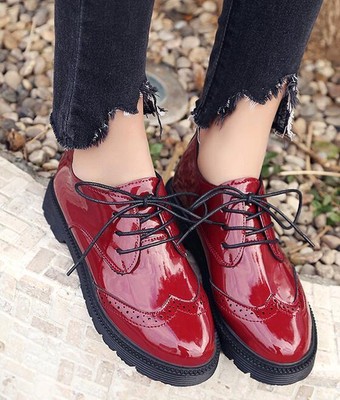 2019 Women Brogue Lace Up Flats Shoes Patent Leather Oxfords Shiny School Lolita