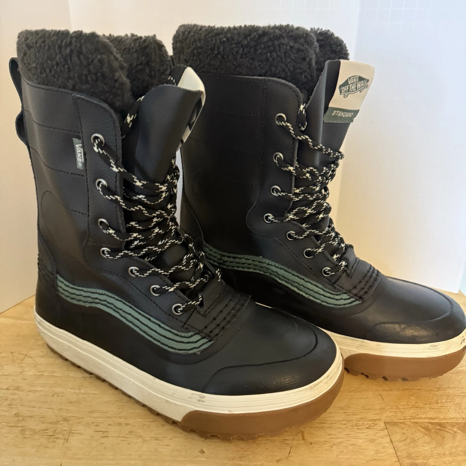 Vans Standard Mid Snow MTE Black Waterproof Boots Men's Sz 8 Leather