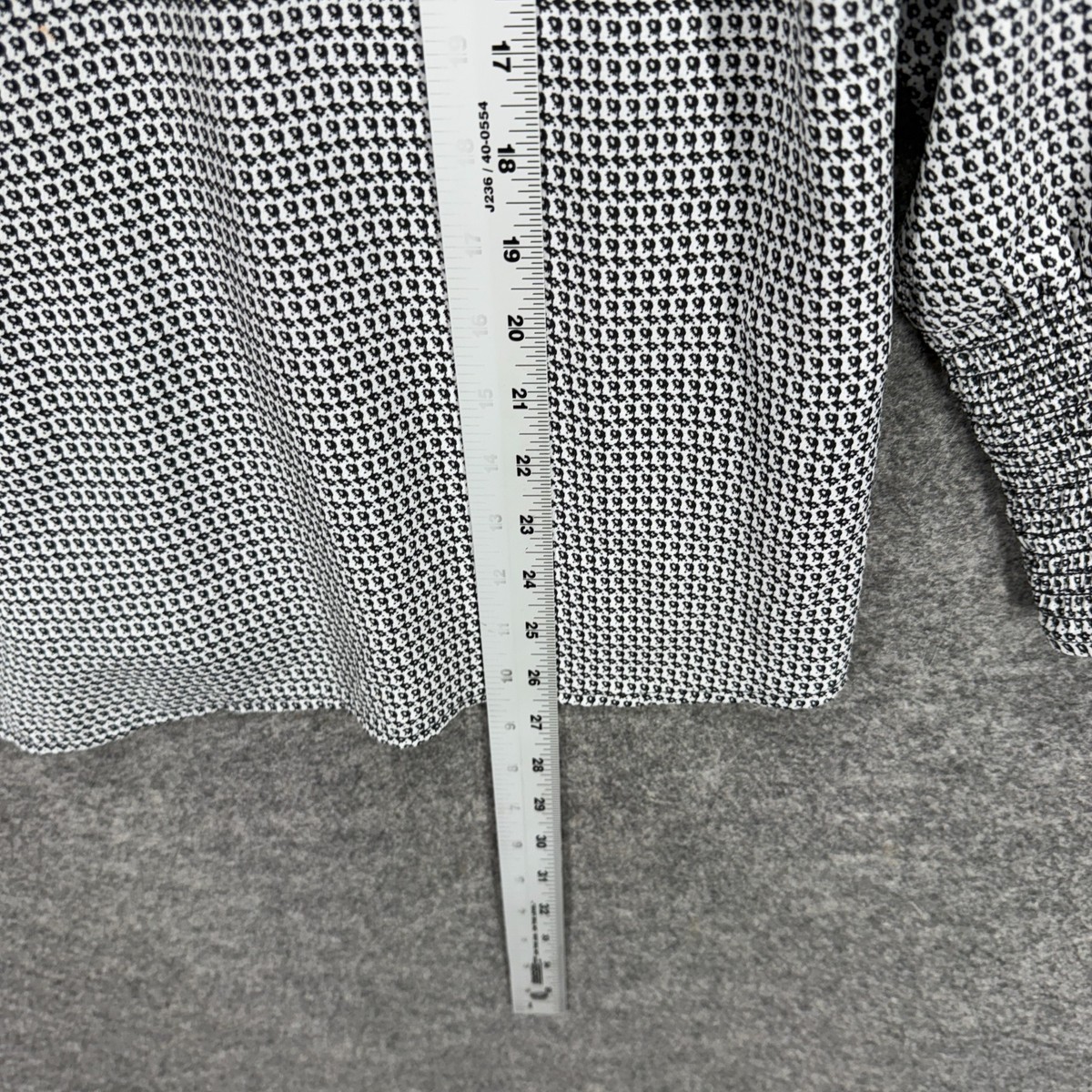 Creation Blouse Women 10 White Geometric Long Sleeve Crew Neck Hook & Eye Top View 5