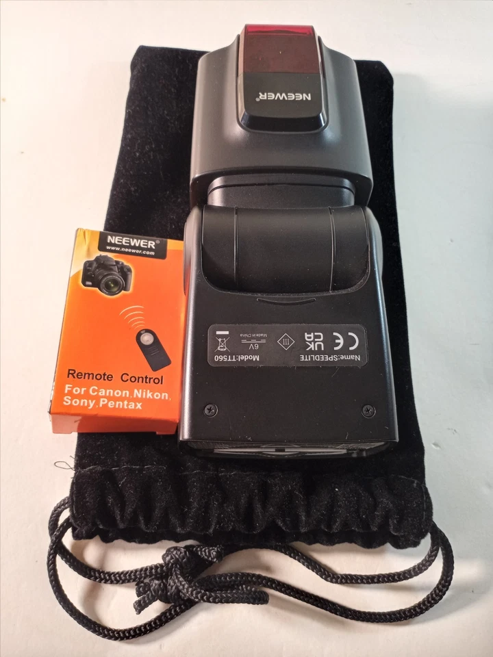 Neewer Universal Portable Flash Diffuser TT 560 Speedlite Working & Accessories  - Image 2 of 4