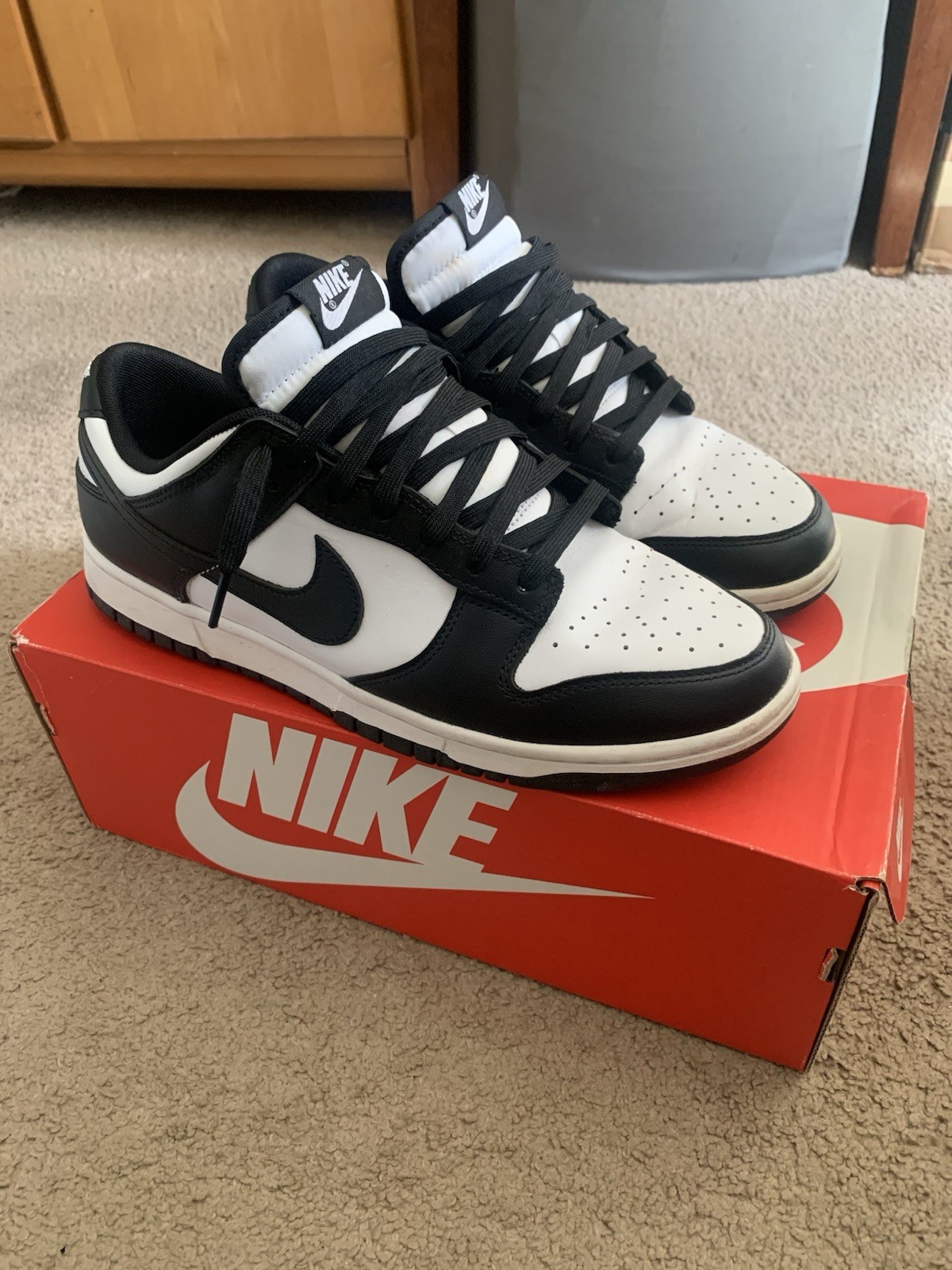 Nike Dunks Panda - image 5