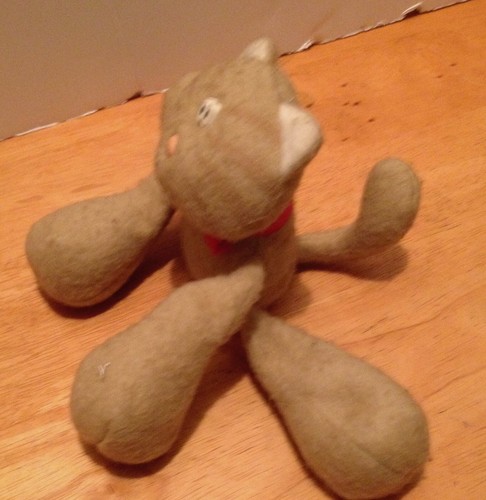 VINTAGE 1985 HALLMARK "CALLIE CAT" SEWN FLOPPY STUFFED ANIMAL- CUTE AND FUNNY! - Picture 2 of 4