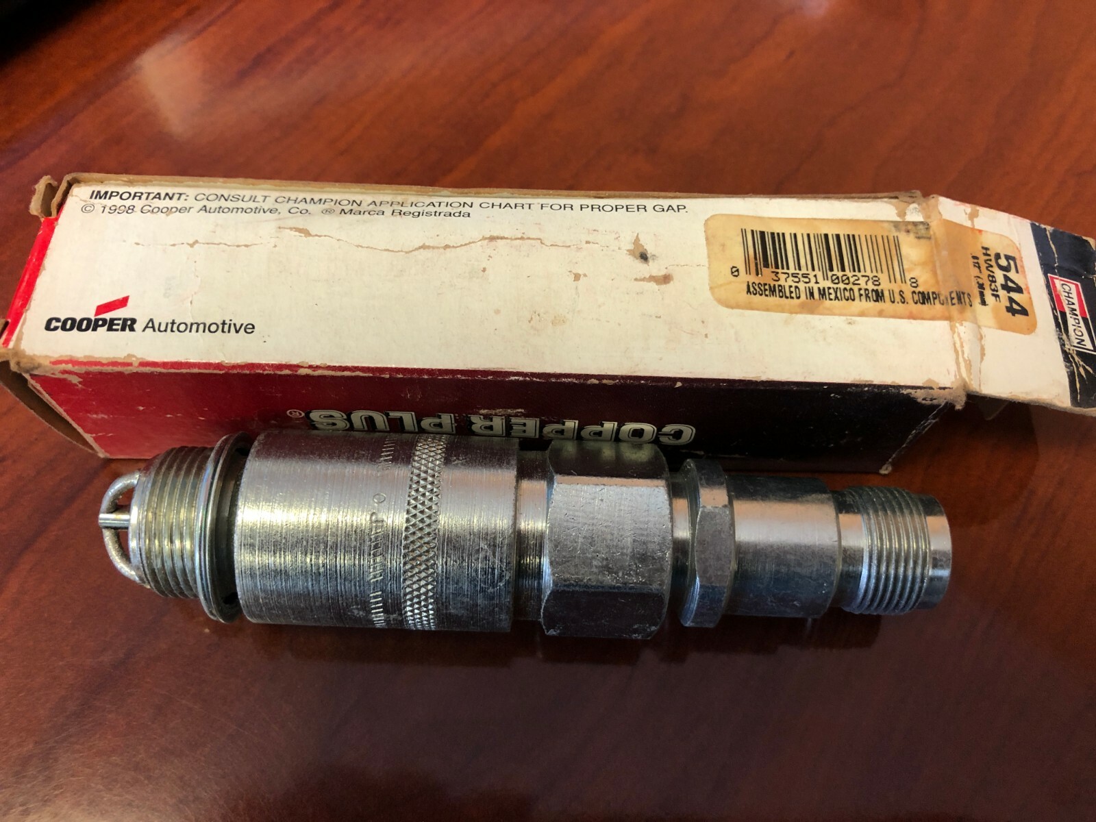 Champion HW83F Industrial Spark Plugs Stock 544 New