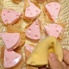 Slow Rise Squishy Cheese Squeezable Anti Stress Relieve Decompression Unwind