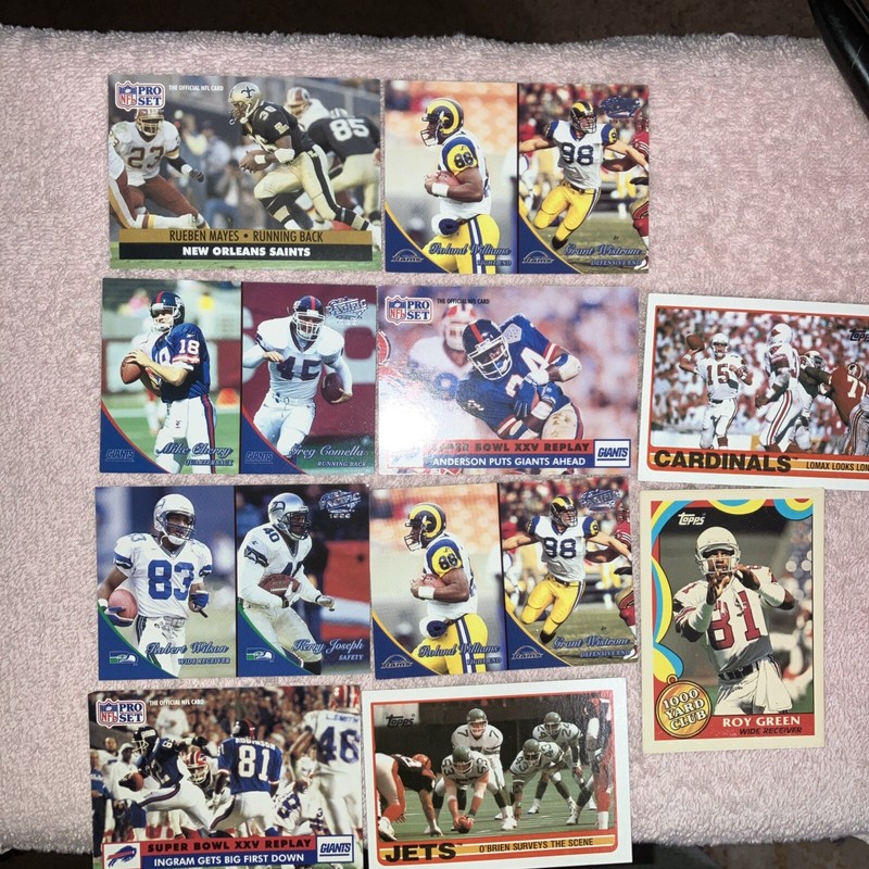 Football Card lot of 10 mix cards rookie cards included read descrition for info