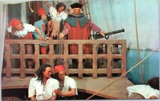 postcard Musee Historique wax museum - The Discovery of America