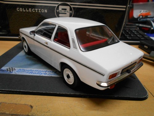 OPEL Kadett C Stufenheck Limo C2 Facelift 1977 weiss white Metal Triple9 1:18 - Bild 3 von 3