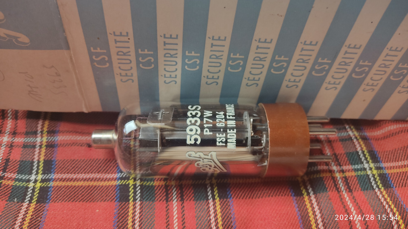 Tube 5933S P17W Thomson CSF faible bruit équivalent 807 pour une clarté sonore hifi