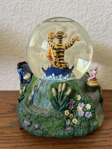 Winnie the Pooh Snowglobe When the Rain Rain Rain Came Down Down Down - Picture 6 of 10
