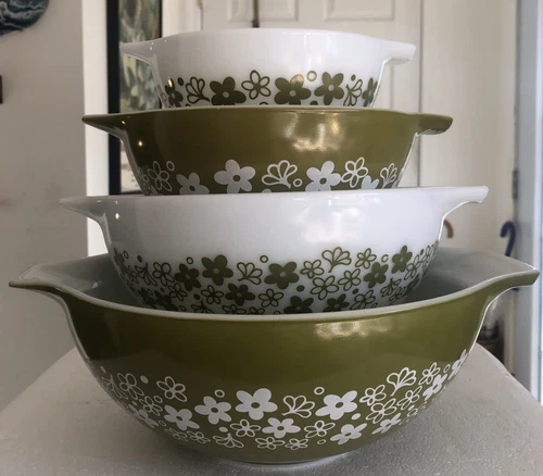Vintage Pyrex Crazy Daisy Spring Blossom green Cinderella Nesting Bowls set of 4